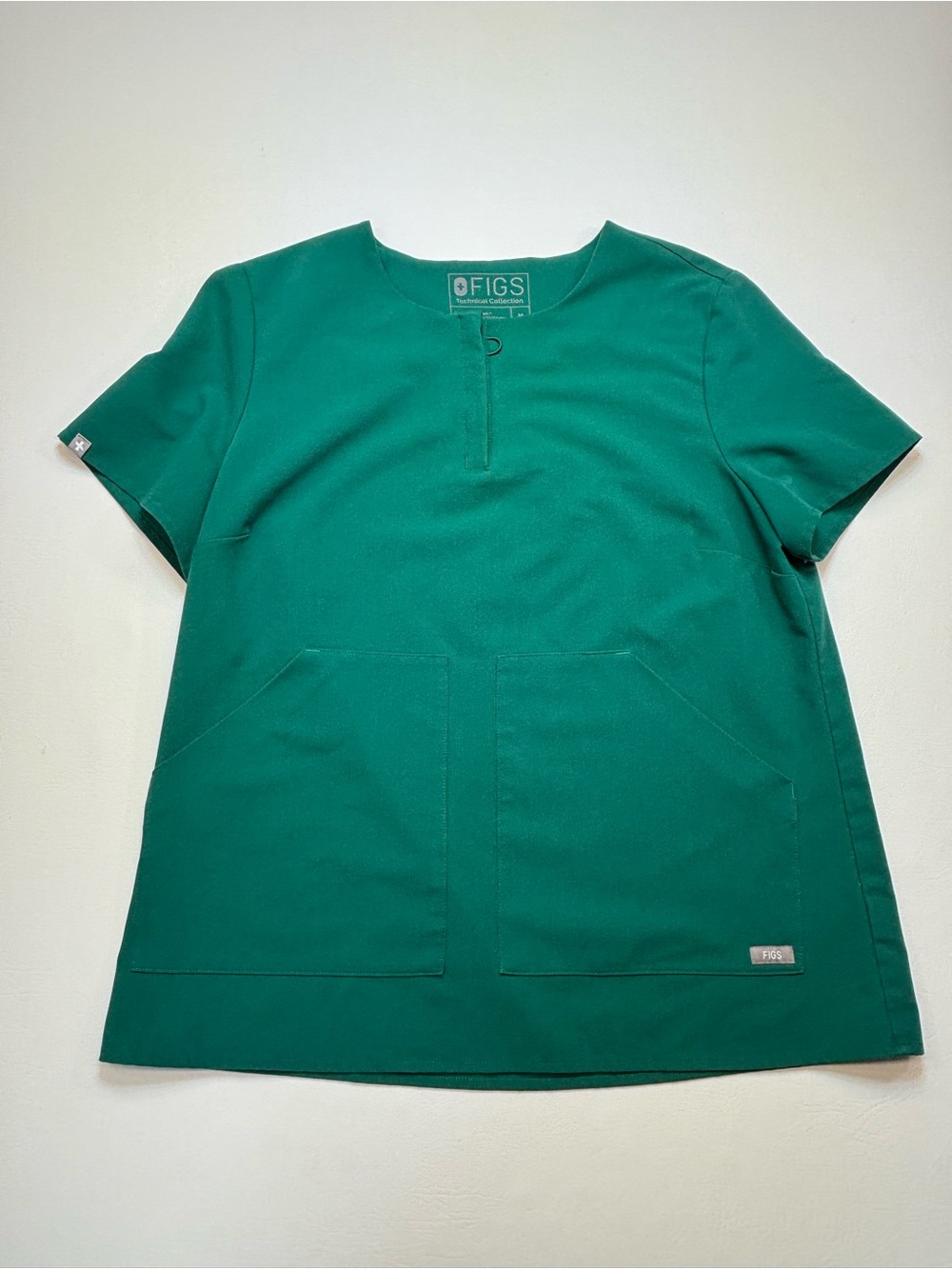 FIGS Technical Collection Women's Scrub Top Hunter Green M Short Sleeve